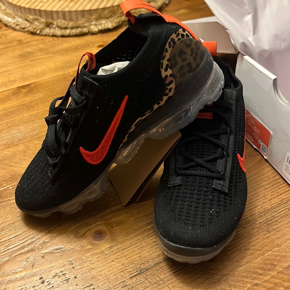 Brand New in Box NIB -never even tried on-Nike women’s air vapor max 2021 SZ 6.5